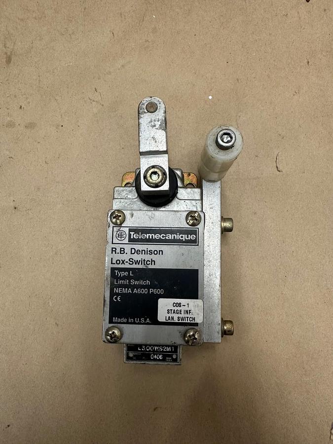 Used Telemecanique L300WS2M1 Type L Limit Switch