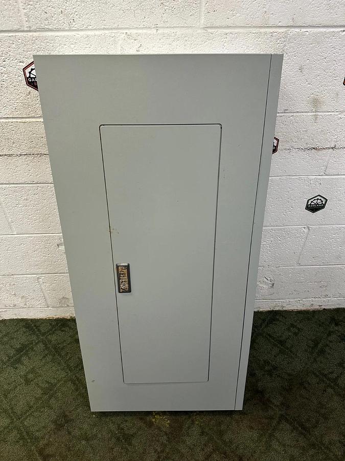 Used Eaton POW-R Line PRL2X Panel Board 480V 3 Phase 42 Slot System