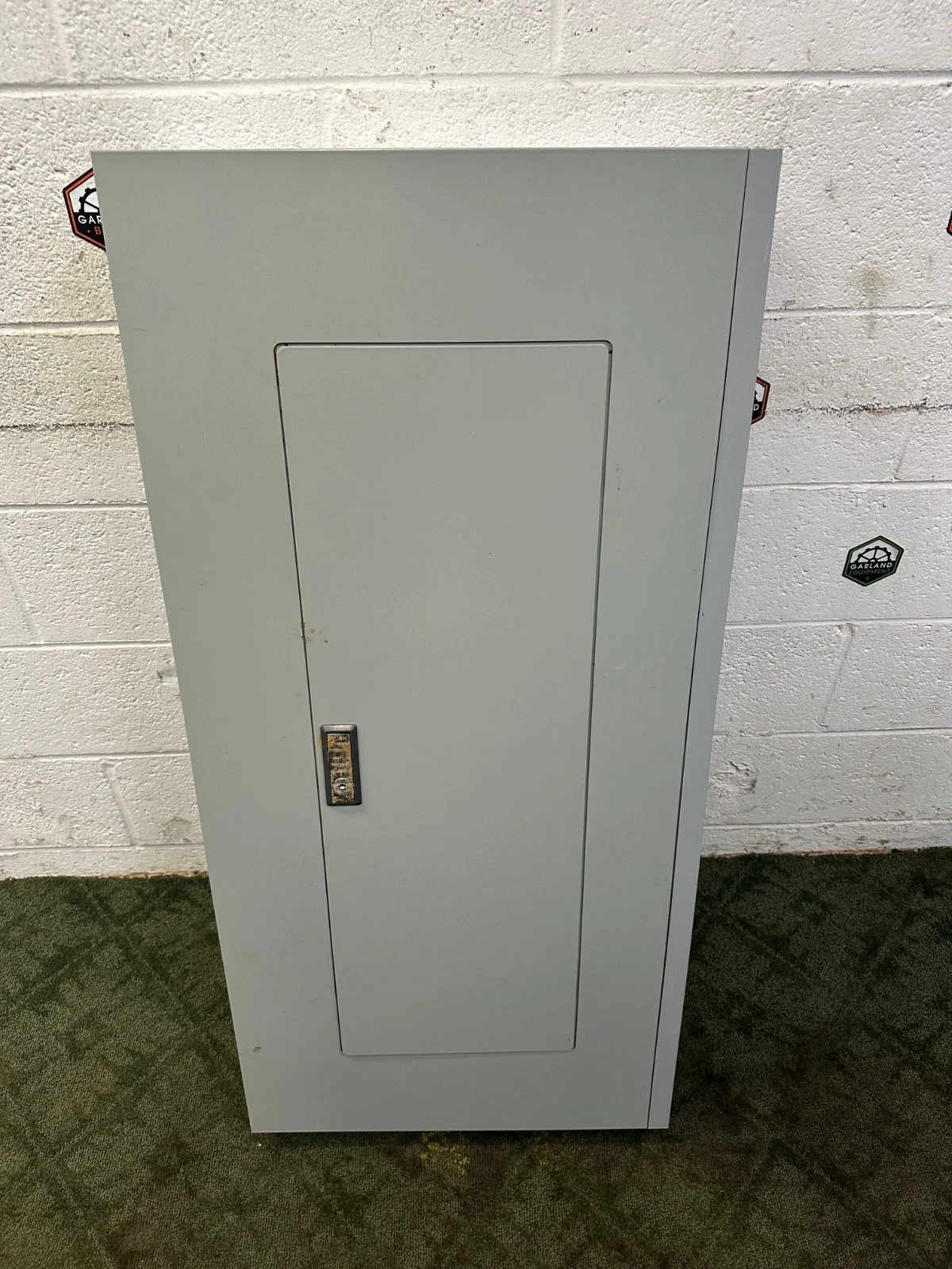 Used Eaton POW-R Line PRL2X Panel Board 480V 3 Phase 42 Slot System