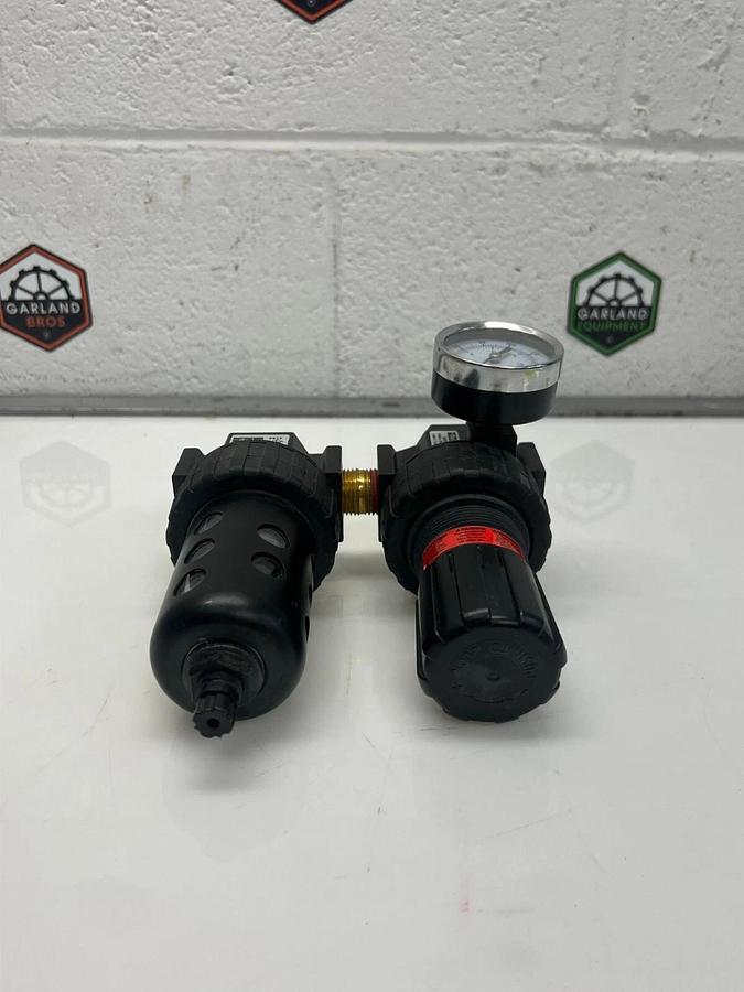 Used Parker 06F32BC w/ 06R313AC Pressure Regulator and Filter Assembly