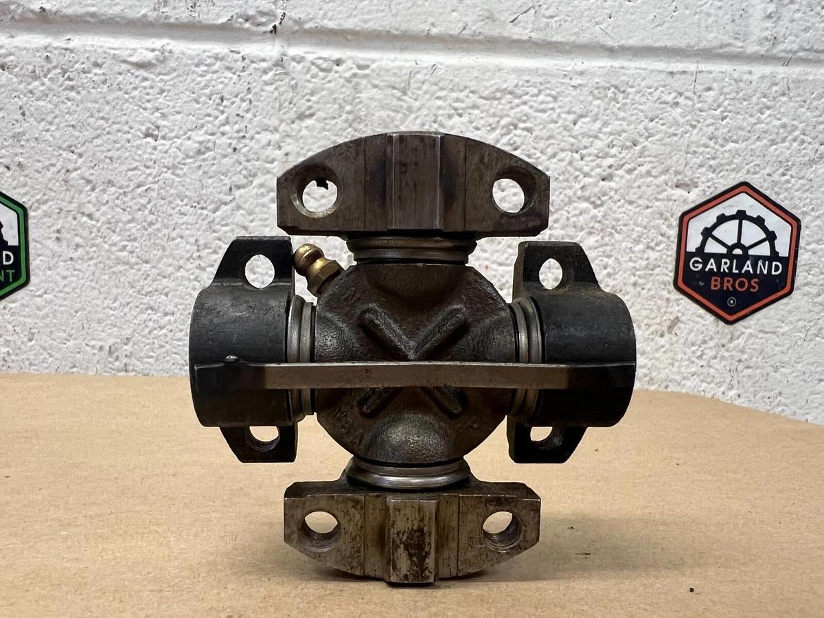 Neapco 1-2171 U-Joint, Forklift