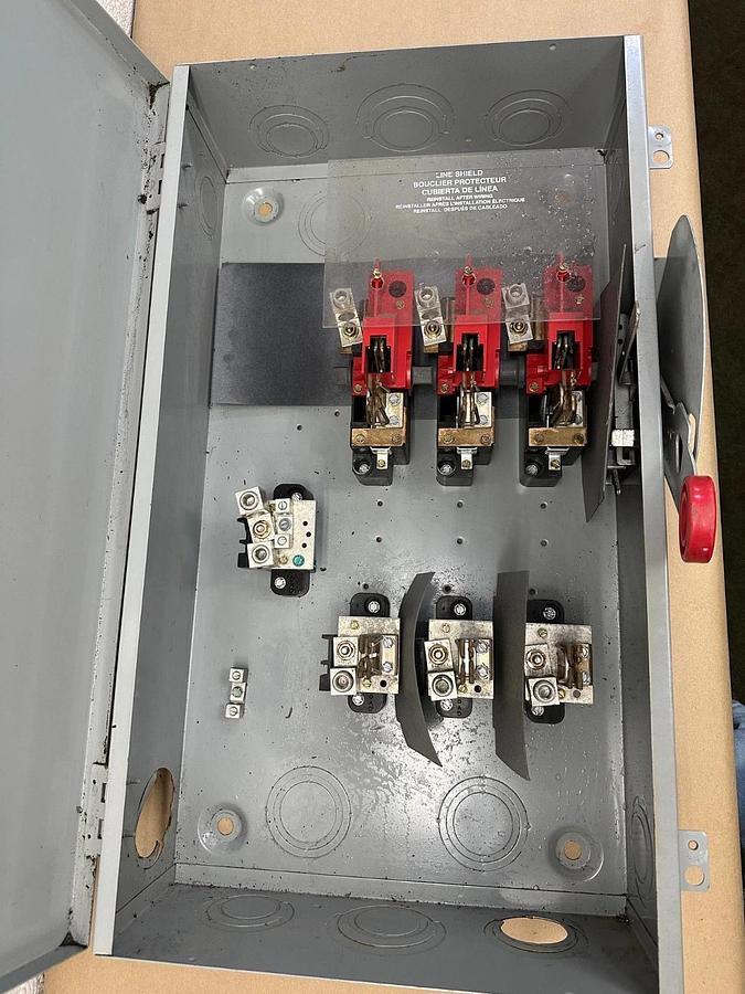 Used Eaton DH364NGK Heavy Duty Safety Switch 200A, 600VAC