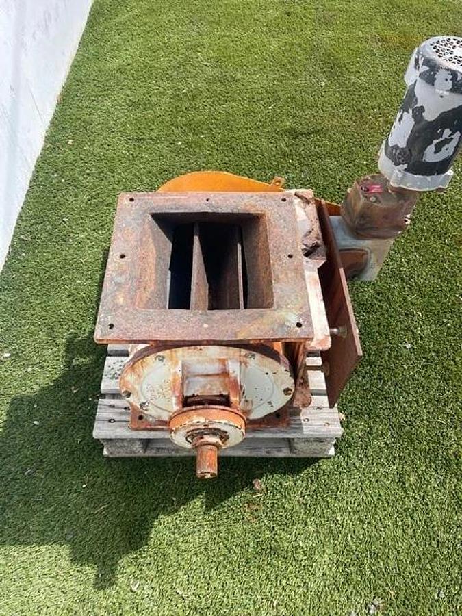 Used Rotary Airlock Feeder 10x10 Baldor 1.5HP 3450RPM Baldor Gear Reducer, Ratio 40:1