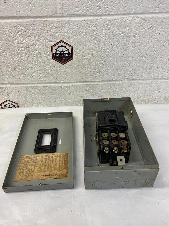 Used General Electric CR1062R Manual Motor Starter 3 Ph, 3 Heater