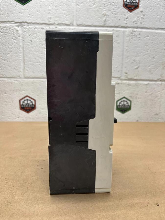 Used Cutler Hammer KD3400F Industrial Circuit Breaker, 3 Pole, 400A, 600VAC/250VDC