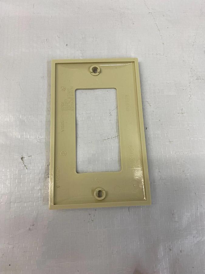 Used Hubbell GFR5350I Ground Fault Device/ Ivory/ Faceless Circuit Guard