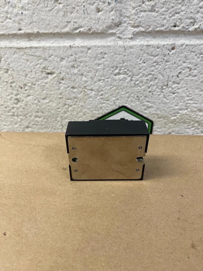 Used Crydom D1210 Solid State Relay, Output: 120V, 10A, Input: 3-32V