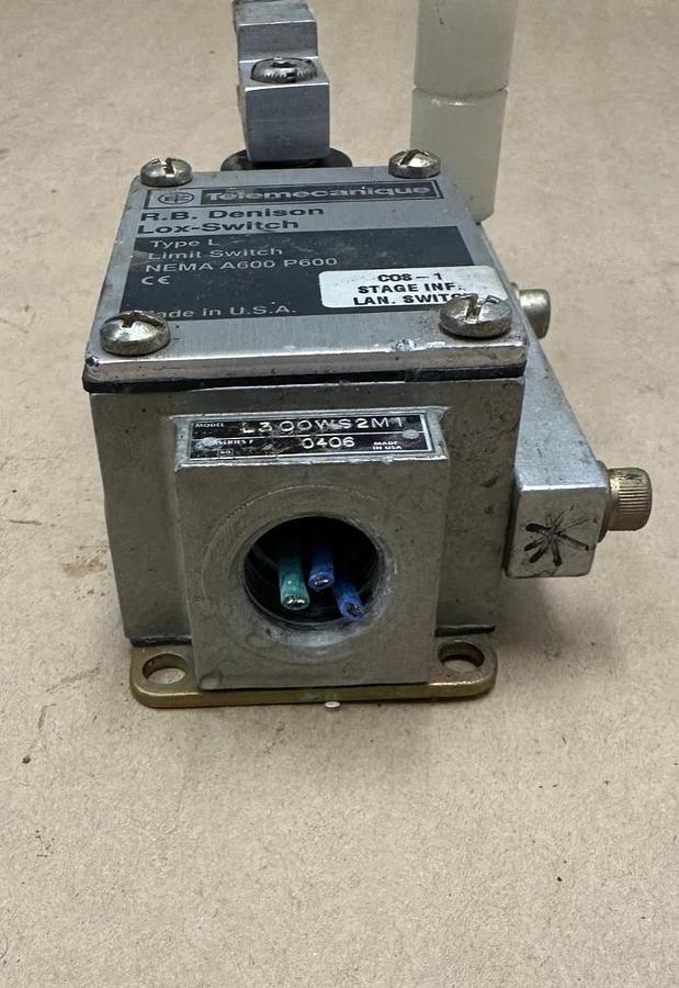 Used Telemecanique L300WS2M1 Type L Limit Switch