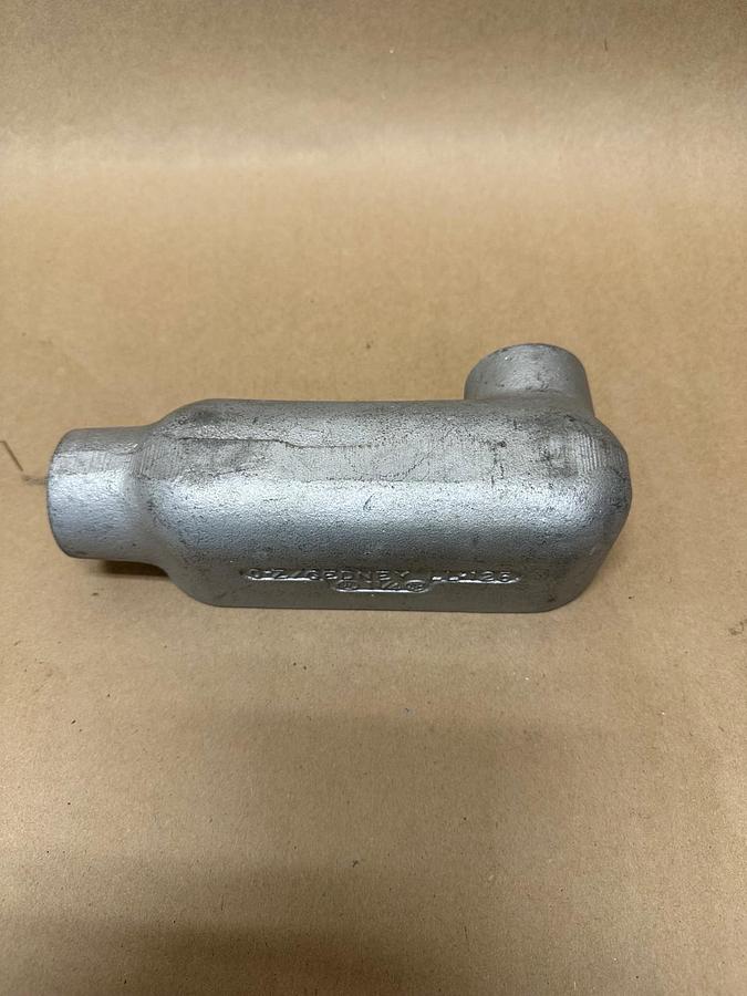 Used O-Z/Gedney LL 125, 1-1/4” Malleable Iron Conduit *NEW*