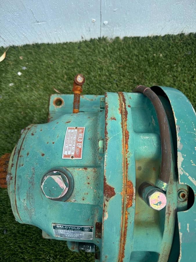 Used Sumitomo 1HS1870 SM Cyclo Reducer Ratio 17:1, Input: 20.6, 2” and 1-3/4" Shaft