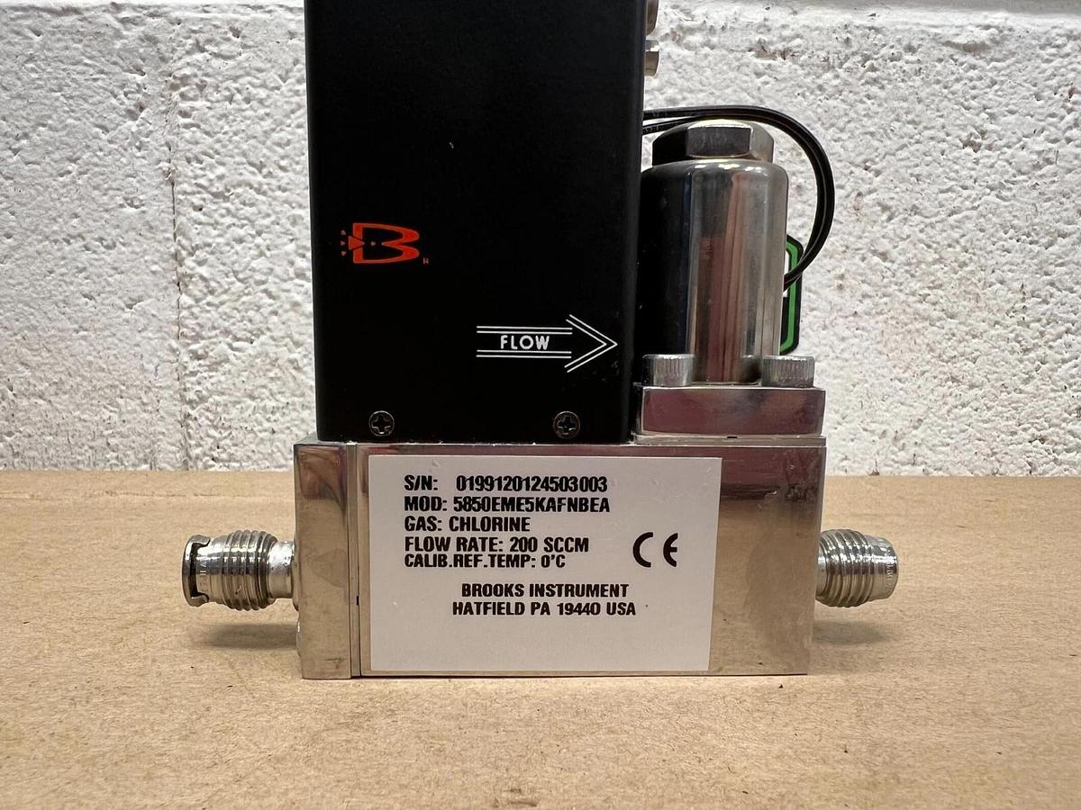 Used Brooks 5850 EM Mass Flow Controller, Chlorine, 200 SCCM Flow Rate