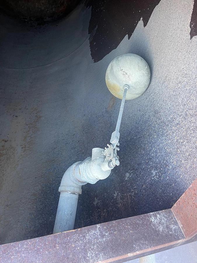 Used 4000 Gal Vertical Liquid Storage Tank, Tank Dia: 7’, Tank H: 14’, Base: 80"x73"