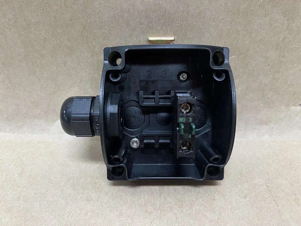 Used Moeller PC-GF20-FR Enclosed Selector Switch w/ M22-KC10 Contact Block