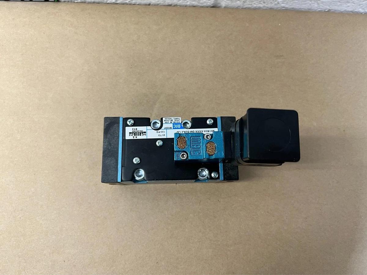 Used MAC MV-B2A-AAAA-DM-DJAJ-1JJ Solenoid Valve
