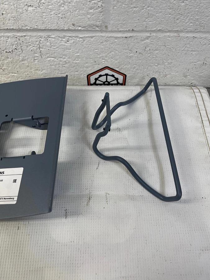 Used Siemens 6AV2181-5AG80-0A0 Wall Holder / Bracket, Type 13