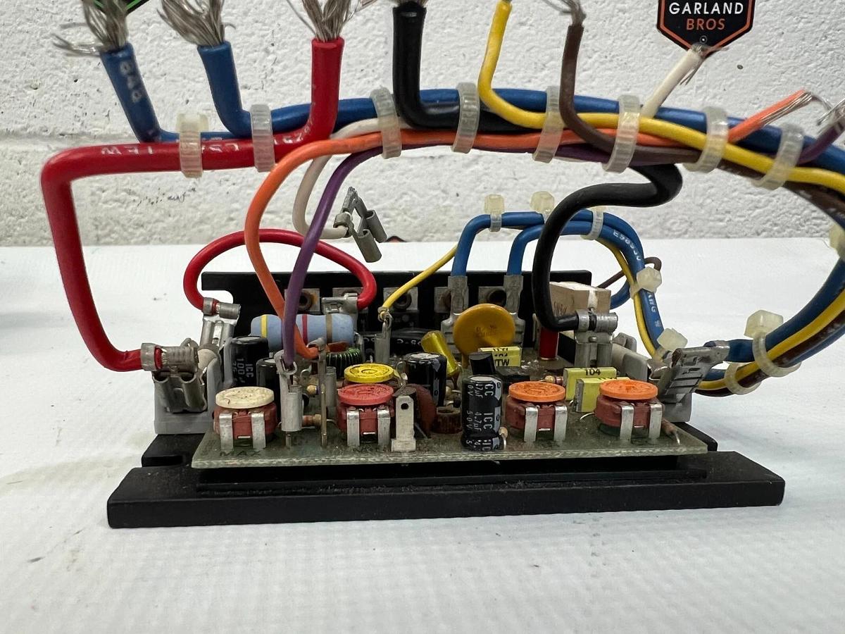 Used KB Electronics KBIC-125 Industrial Control System 120 VAC Input Volts