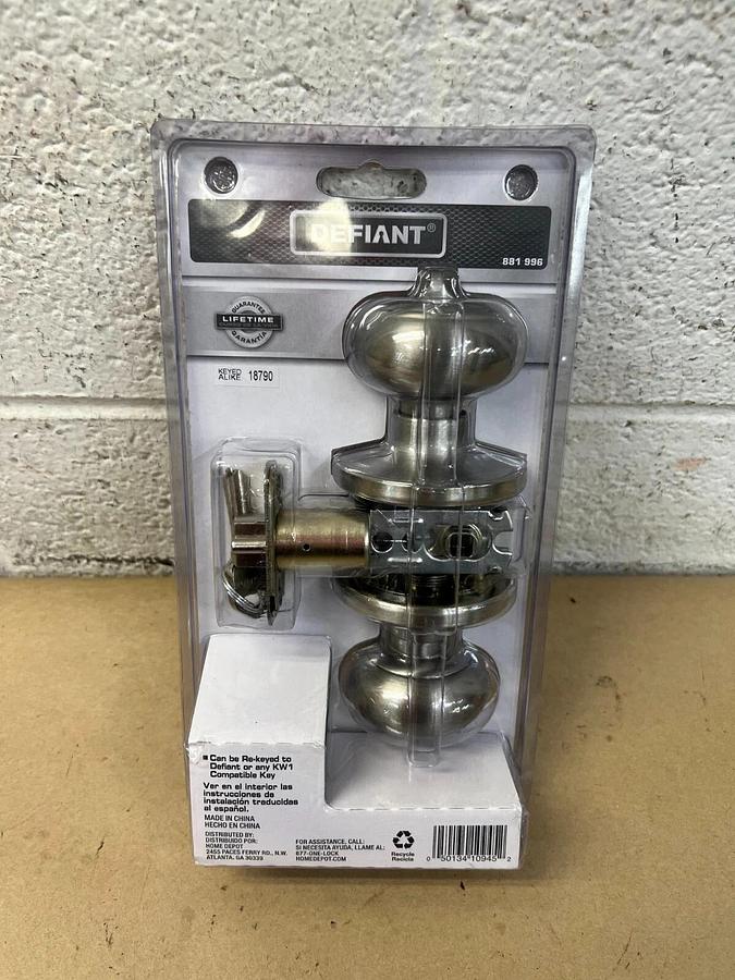 Used Defiant 881 996 Satin Nickel Knob, 4-Way Latch, 2 Keys Included