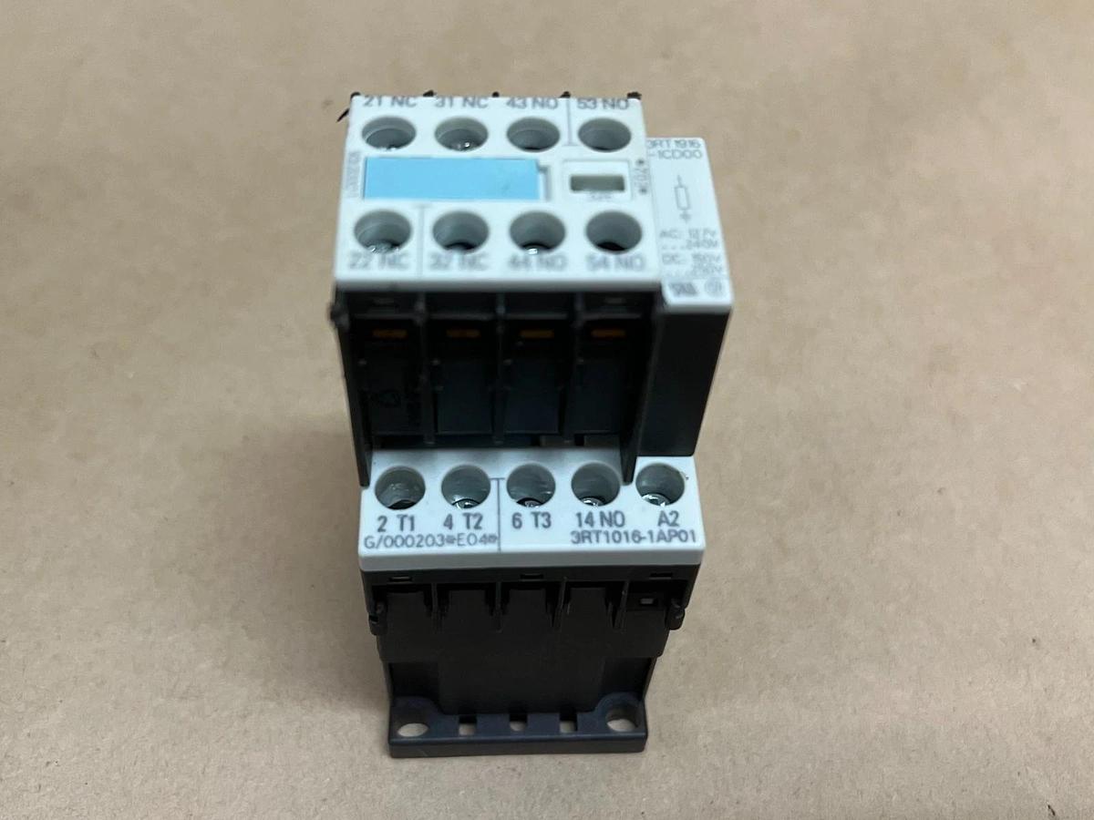 Used Siemens 3RT1016-1AP01 Contactor w/ 3RH1911-1HA22 Auxiliary Switch Block
