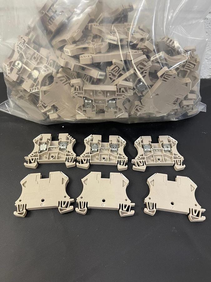 Used Weidmüller IEC 60947-7-1 Terminal Block 4mm^2, 800 V - Lot of 97