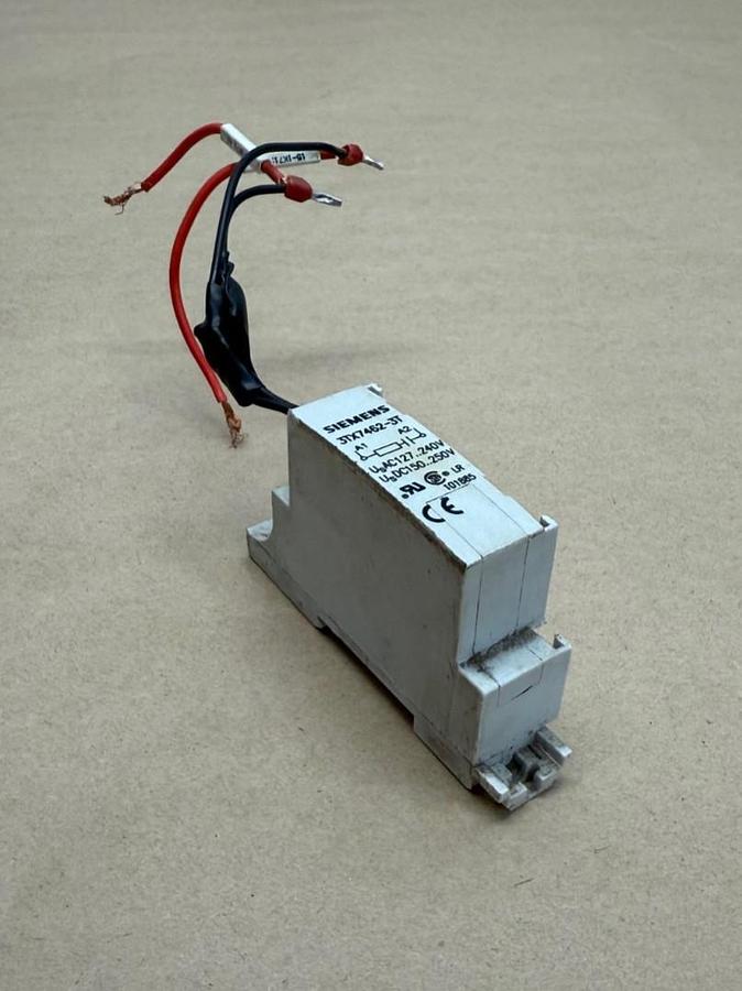 Used Siemens 3TX7462-3T Overvoltage Limiter