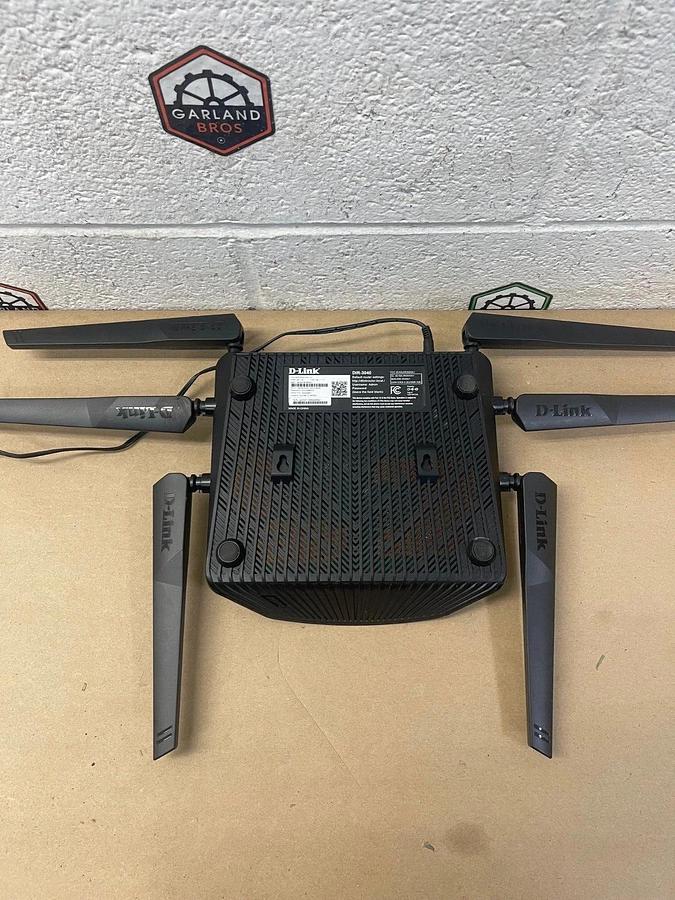 Used D-Link DIR-3040 High Power WiFi Tri Band Gigabit Router