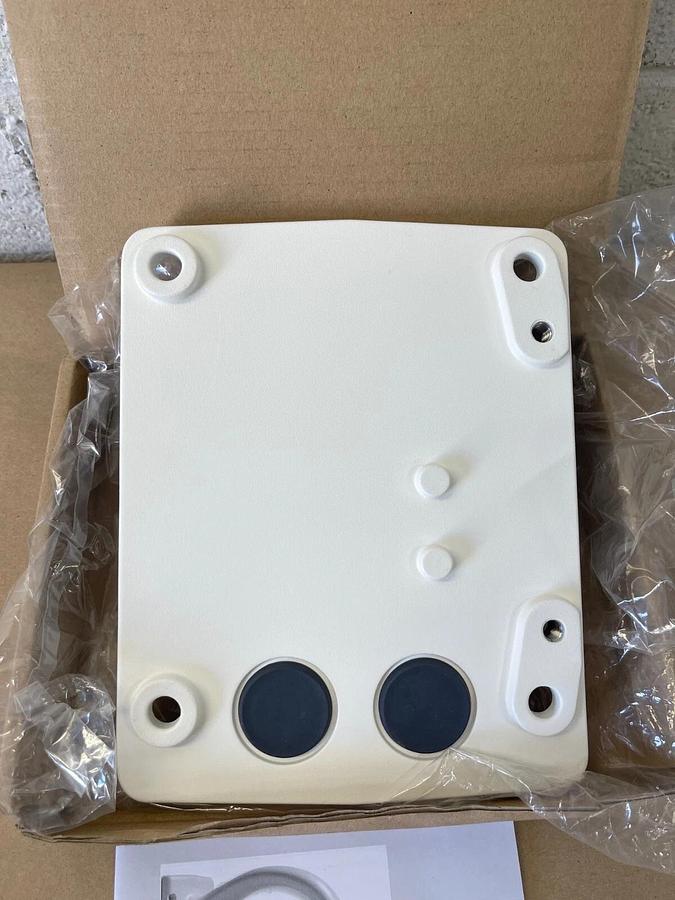 Bosch VGA-PEND-WPLATE Autodome Pendant Arm Wall Plate, 24 VAC