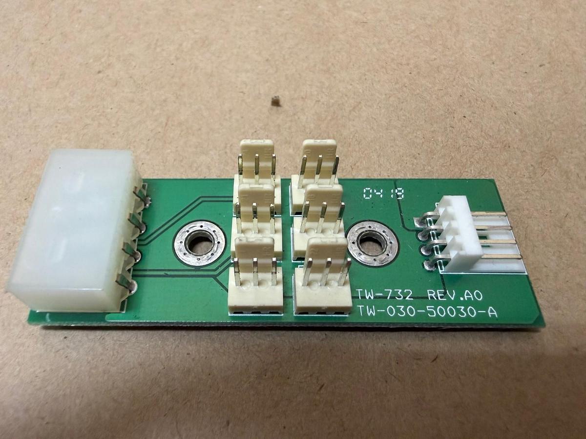 Used TW-030-50030-A TW-732 REV.A0 Fan Power Board