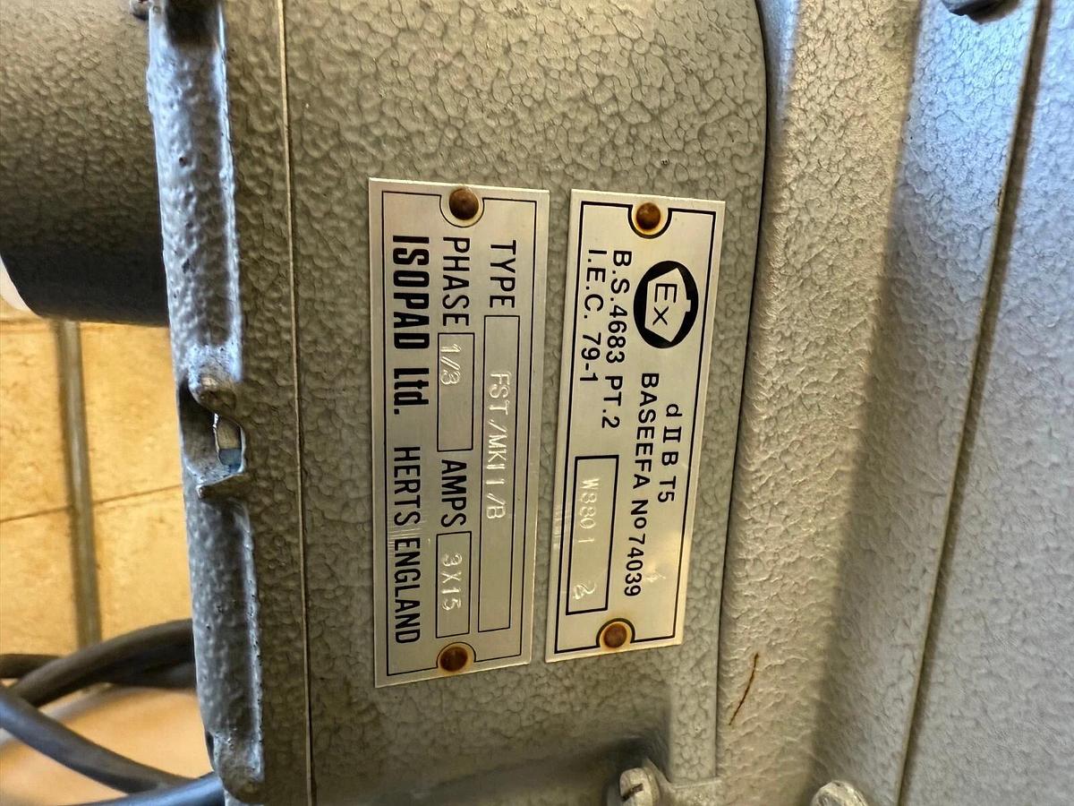 Used Isopad Isojacket FJS-1.5/3 80X610 Drum Jacket/Heater, 700W, 1Ph 115V, 55 Gal