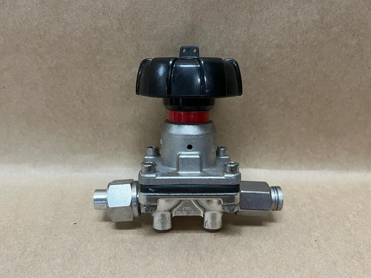 Used Gemü 1.4408 PN16, DN10, 316L 1/2" Diaphragm Valve