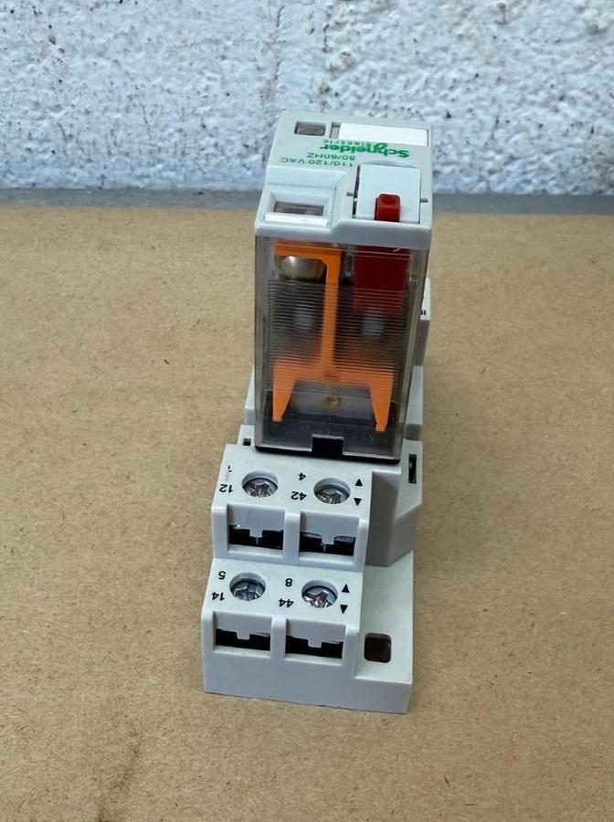 Used Schneider Electric 782XAXM4L-120A, Magnecraft Relay with Socket Base