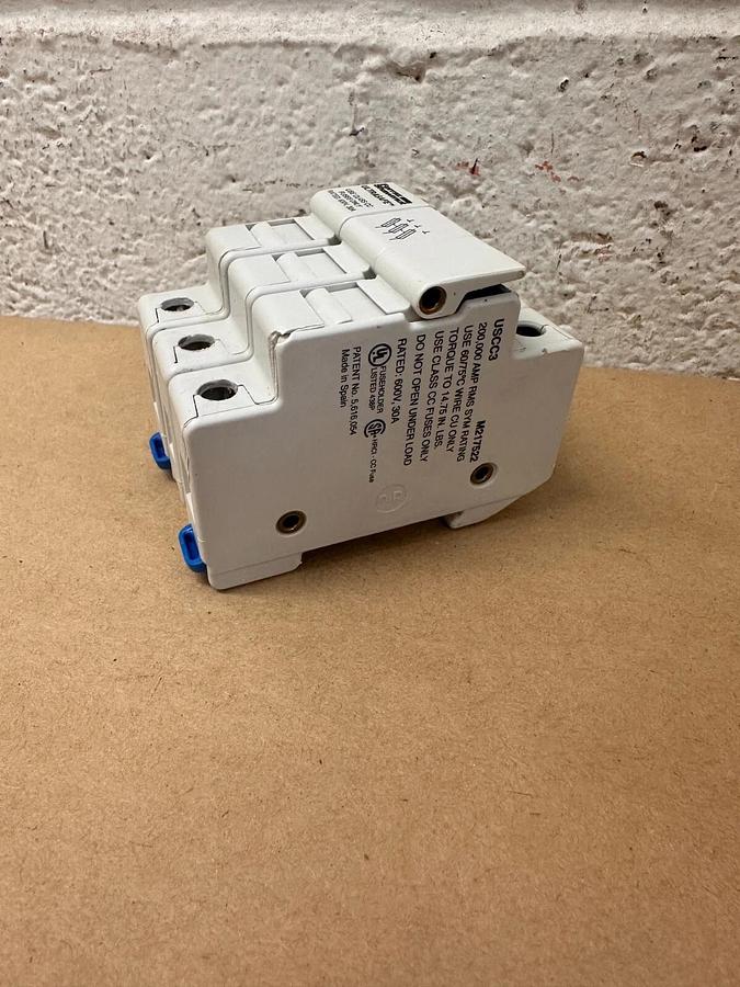 Used Ferraz Shawmut - USCC3 - 3 Pole Ultrasafe 600 V 30 A