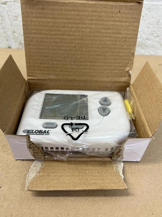 Used Global Industrial 246116 Thermostat Control/Heat Pump
