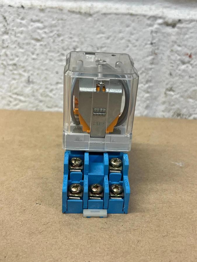 Used Relay Type 62.33 16A, 250V~AC1