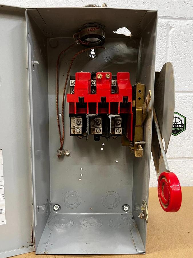 Used Cutler Hammer DH361UGK Switch Disconnect, 30 Amp, 600 Volt