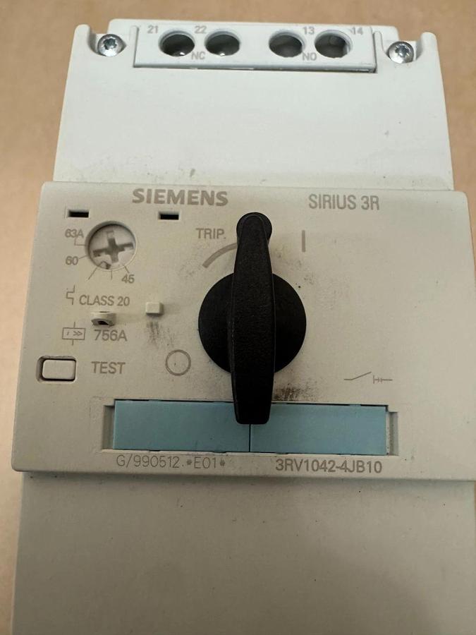 Used Siemens 3RV1042-4JB10 3-Pole Circuit Breaker