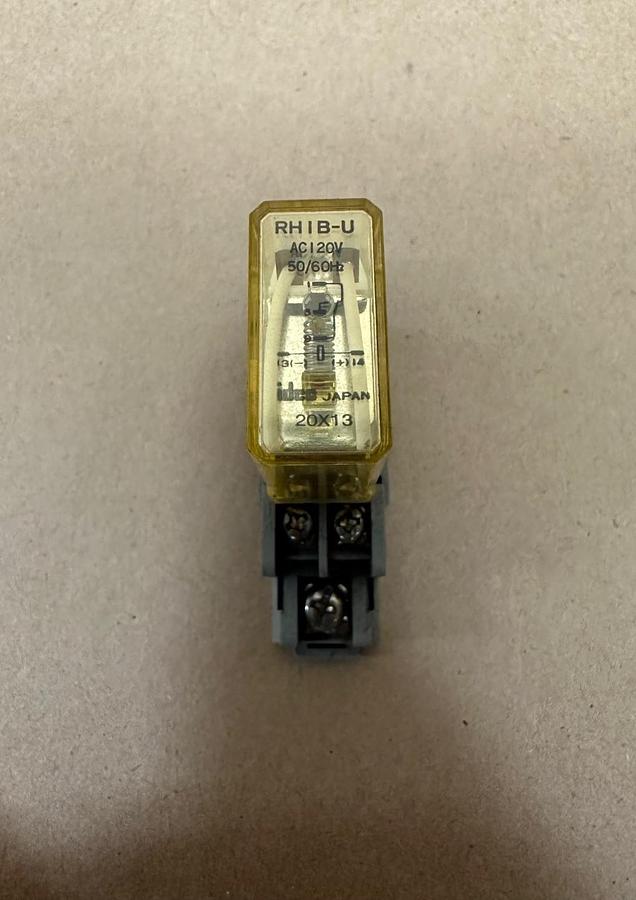 Used IDEC RH1B-U, AC 120V Relay w/ IDEC SH1B-05 Base