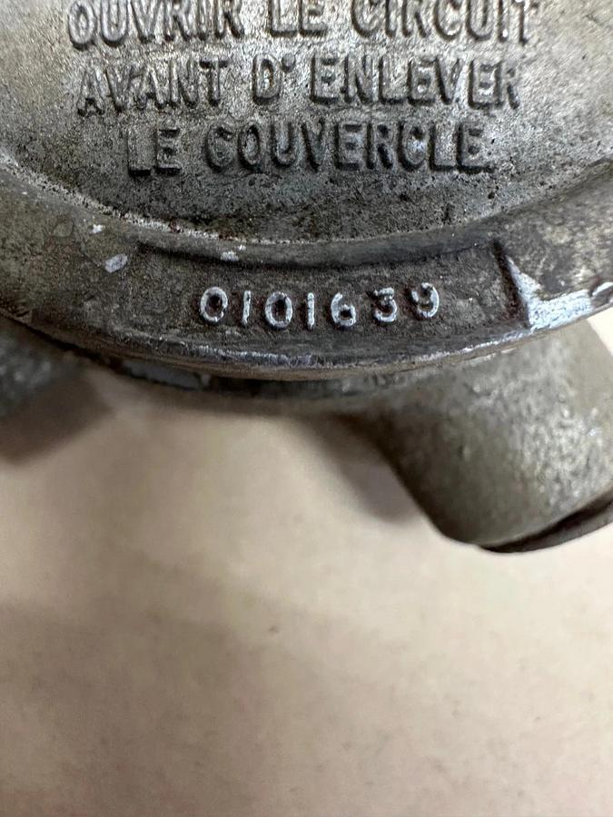 Used Crouse-Hinds 0101639 Conduit with Cover