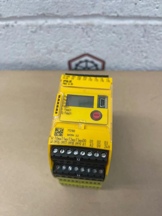 Used PILZ PNOZ m B0 772100 Safety Relay 24 VDC