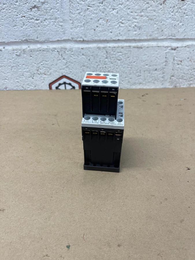 Used Siemens 3RT1016-1BB44-3MA0 Contactor