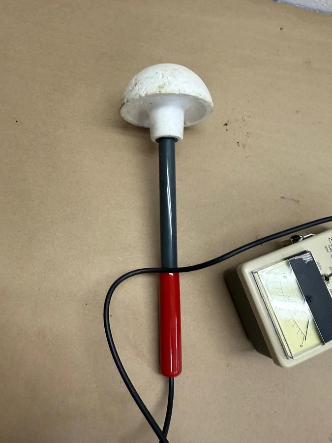 Used ETS • Lindgren 1600 Microwave Survey Meter, Holaday EMF Measurement