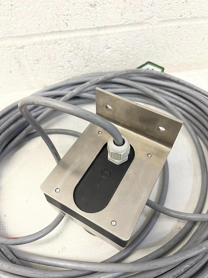 Used Siemens 3SU1801-0AA00-0AB1 Empty Enclosure with Cord