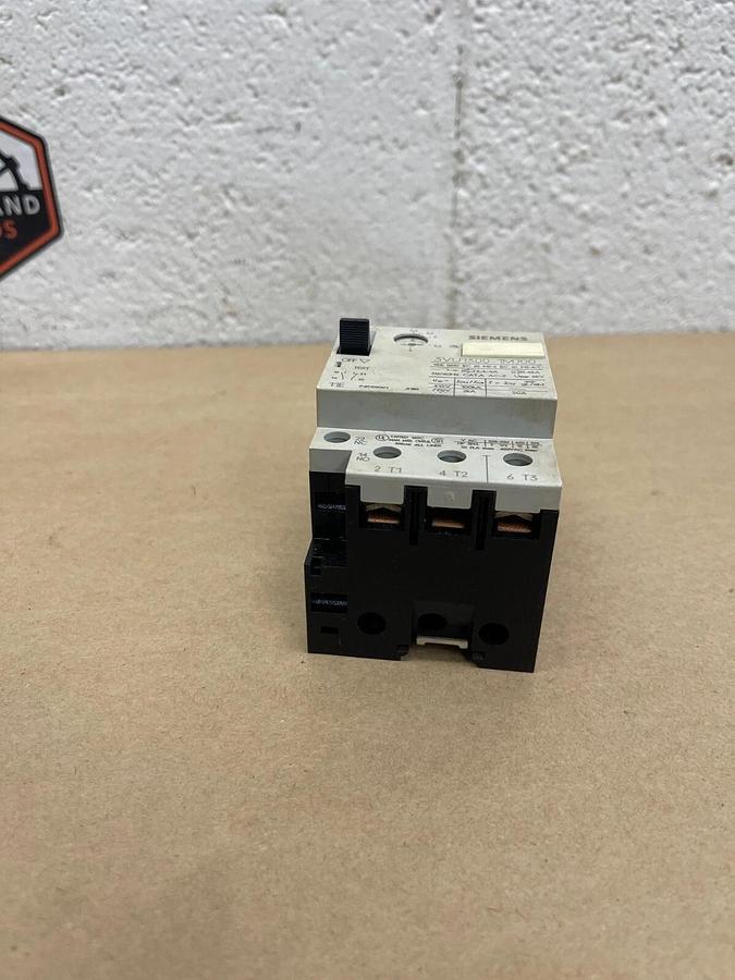 Used Siemens 3VU1300-1MJ00 Circuit Breaker, 3-Pole, 50/60 Hz