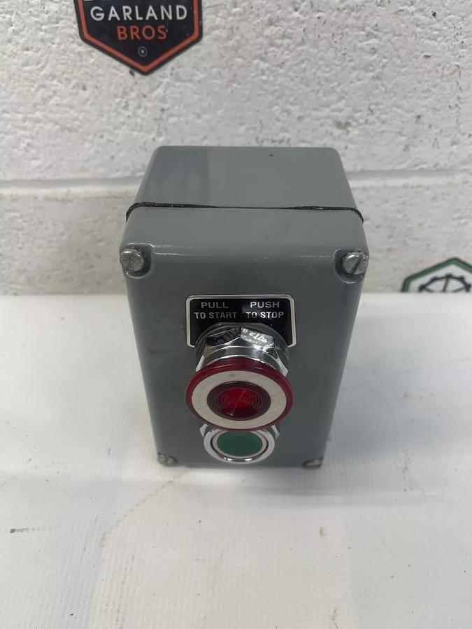 Used Square D 9001KY2 Enclosure w/ Pull-to-Start, Push-to-Stop Buttons