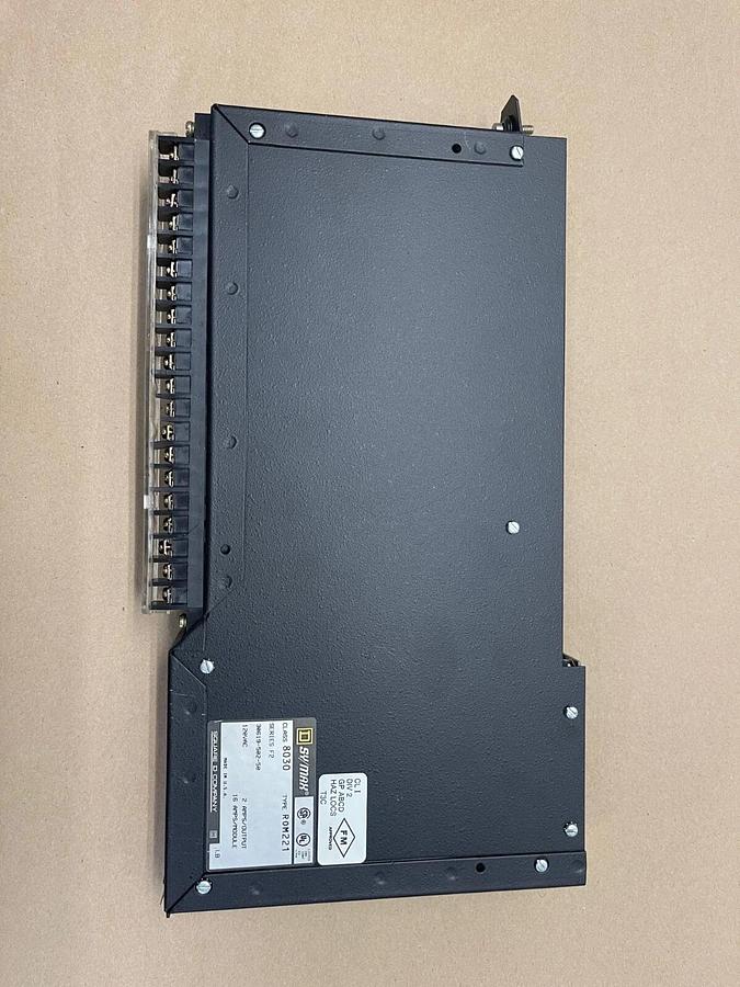 Used Square D SY/MAX 8030 ROM 221 Series F2 Relay Output Module