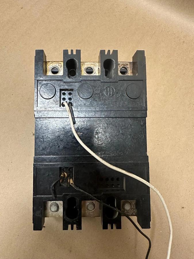 Used I.T.E. QJ3B22500S0I 225A 3 Pole Circuit Breaker