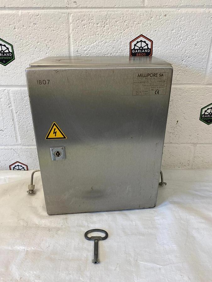 Used Rittal AE 1005 Stainless Steel Enclosure With Key, 15" x 11-3/4" x 8.5"