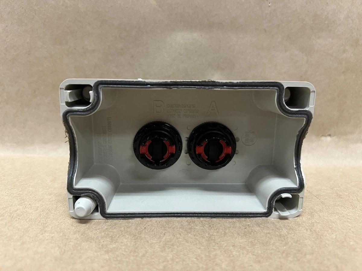 Used Moeller/Eaton Enclosed Selector Switch Station w/ 4 EK01C Contact Elements
