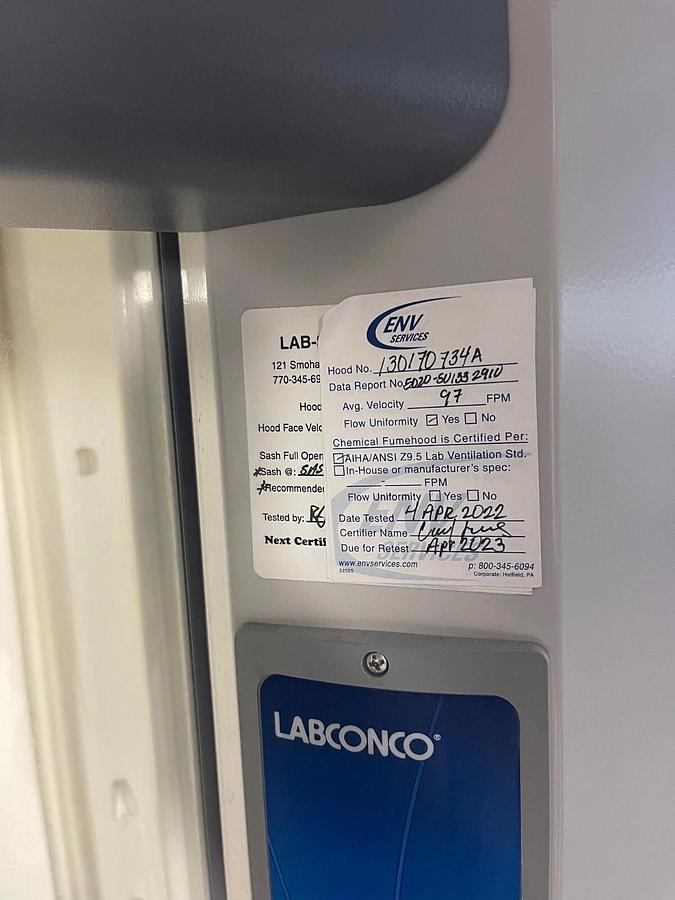 Used LabConco 10050000010814 Laboratory Fume Hood w/ Bench Top