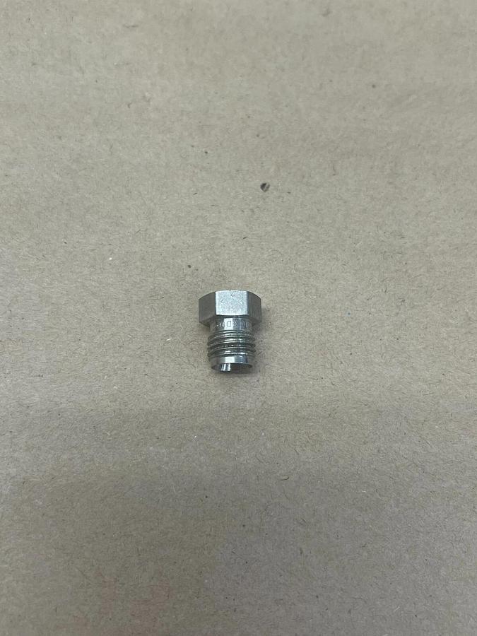 Used Swagelok M10 Stainless Steel Plug - Lot of 11