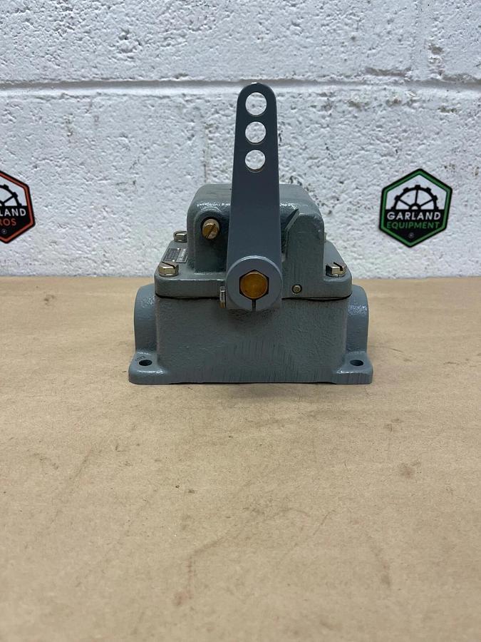 Used Allen-Bradley 801-DSK145 Limit Switch, Series A, Bulletin 801, 600V AC/DC Max